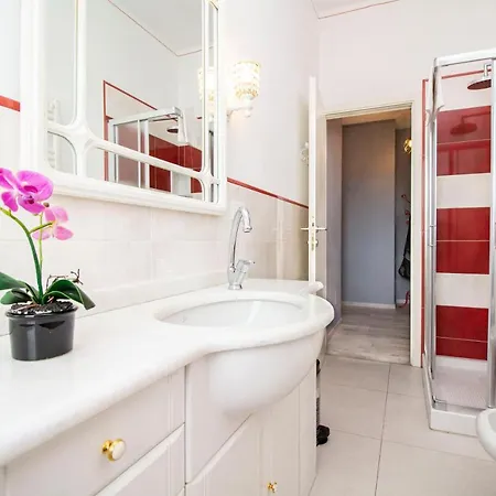 Apartment Yellow Montecatini Terme